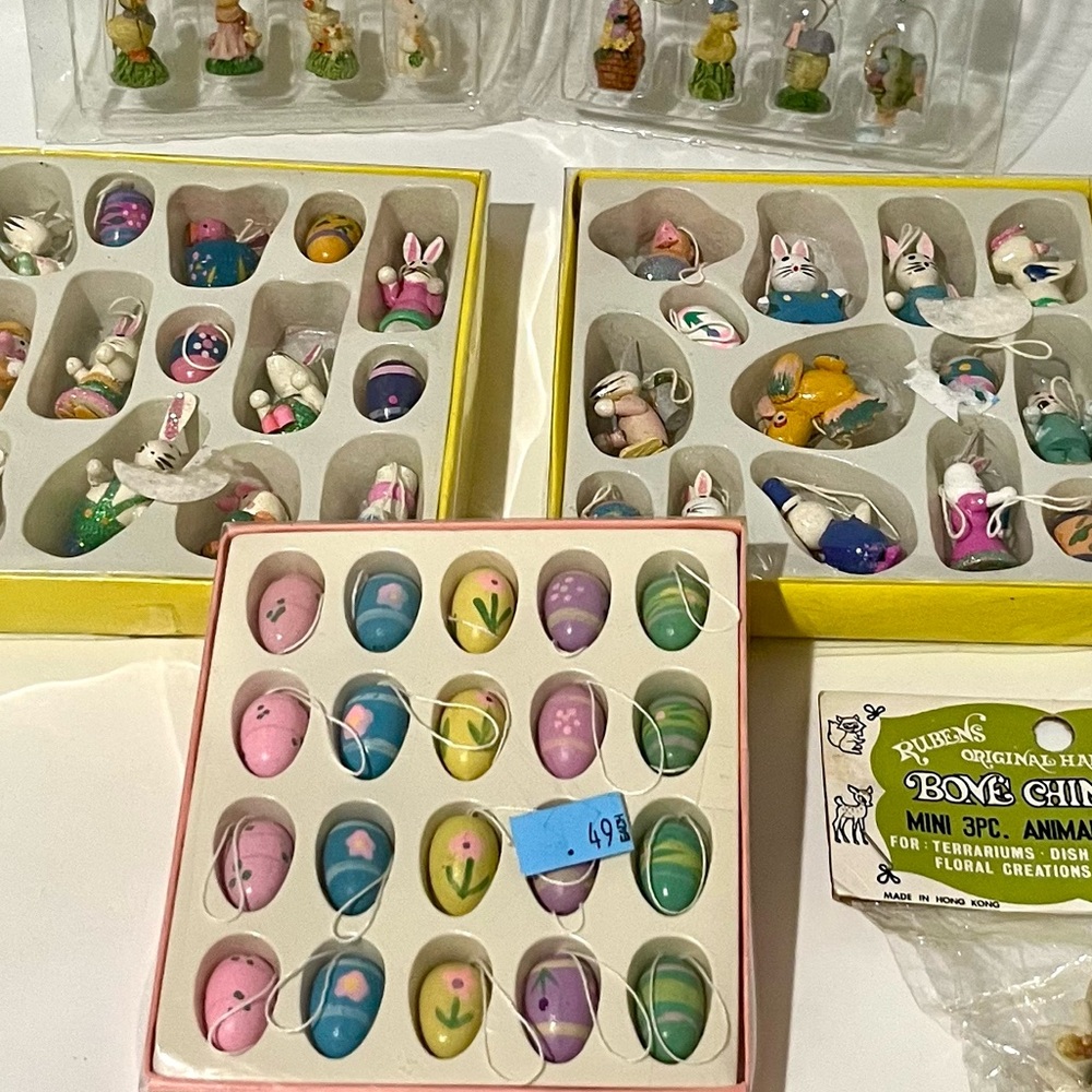 LARGE LOT Vintage Wood Egg Ornaments Hand Painted Multicolor Easter Decor Rabbit